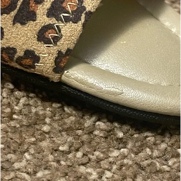 Cheetah Sandals. Great Shape. Stretchy - Picture 4 of 5